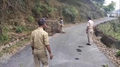 कपकोट: वन विभाग ने कपकोट नगर क्षेत्र में आतंक का पर्याय बने 75 बंदरों को पिंजरे में कैद कर रेस्क्यू किया, भेजा जाएगा रानीबाग