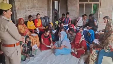 महसी: मिशन शक्ति फेज 5.0 के तहत बहू-बेटी सम्मेलन में खैरीघाट की टीम ने महिलाओं को किया जागरूक, दी अहम जानकारी