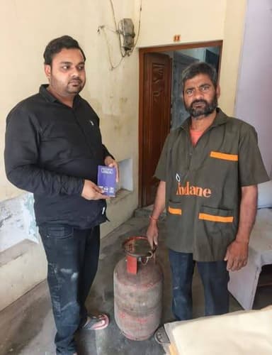 कल की एक छोटी पहल ने बहुत अच्छा सकारात्मक परिणाम दिया है
अब उपभोक्ताओं को बुकिंग के बाद घर पर ही अवागढ इण्डेन गैस ऐजेंस...