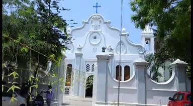 நாகப்பட்டினம்: பழைய பேருந்து நிலையம் அருகில் ஆபத்தான நிலையில் உள்ள கடைகளை அகற்ற கோரிக்கை