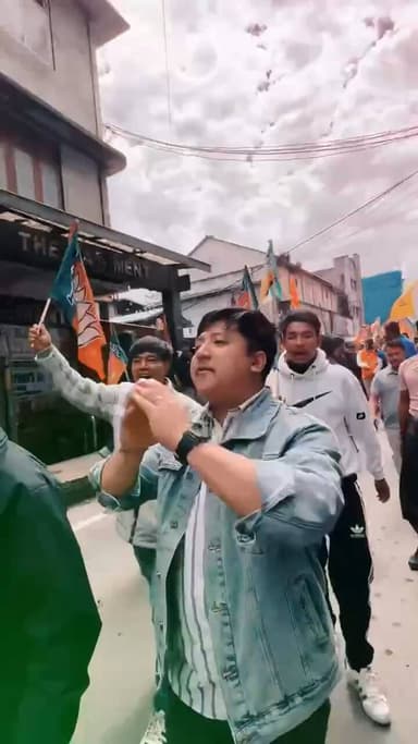 बांका: कालिम्पोग विधानसभा अपने प्रभार विधानसभा में
#PaltanoDorkarChaiBJPSorkar #Ranjeetyadavbjp #Banka #RanjeetYadav