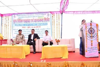 दतिया में वृहद विधिक जागरूकता शिविर आयोजित
प्रधान जिला एवं सत्र न्यायाधीश श्री विजय चंद्रा के मार्गदर्शन में दतिया में ...