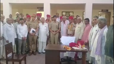 तारानगर: महिला के गले से सोने का लोकेट तोड़कर भागे बदमाश, 20 मिनट में दबोचकर बरामद, दुधवाखारा थाने में एसपी का अभिनंदन