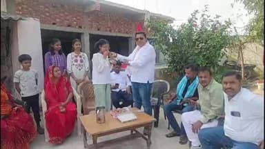 राजपुर: राजपुर प्रखंड के शिक्षक की बेटी ईशा ने राज्य में पाया सातवां स्थान, आईएएस बनकर करेगी देश सेवा