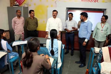 प्रदेश शासन के परिवहन एवं @schooledump मंत्री श्री @udaypratapmp ने रविवार को शासकीय महारानी लक्ष्मी बाई कन्या उच्चतर मा...