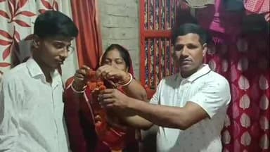 रजौन: परघड़ी गांव में किसान के पुत्र आनंद कुमार ने मैट्रिक में टॉप 10 में आठवां स्थान पाया, घर में खुशी