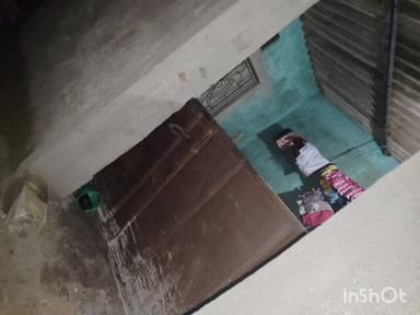 ଚମ୍ପୁଆ: ଉଖୁଣ୍ଡା ସେକ୍ସନ ଗୋବିନ୍ଦ ପୁର ଗାଁ ରେ ଗୋଟିଏ ଘର ର କବାଟ ଭାଙ୍ଗି ଘର ଭିତରୁ ଧାନ ଚାଉଳ ଖାଇ ଲା ଗୋଠଛଡା ଦନ୍ତା ହାତୀ