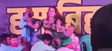 पटना ग्रामीण: राबड़ी आवास में लालू प्रसाद यादव की इच्छा पर लौंडा डांस का आयोजन, तेजस्वी यादव भी मौजूद