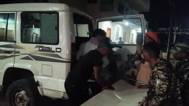 चैनपुर: टोगो मोड़ के पास दर्दनाक सड़क हादसा, एक युवक की मौत, दूसरा गंभीर रूप से घायल