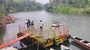 விளவங்கோடு: திற்பரப்பு அருவி பகுதியில் படகு சவாரி நிறுத்தம்.சுற்றுலா பயணிகள் ஏமாற்றம்