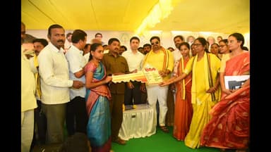 చిత్తూరు2832టిడ్కో ఇళ్ల సముదాయంలో ప్రారంభించిన ఎమ్మెల్యే గురుజాల జగన్మోహన్ కలెక్టర్ సుమిత్ కుమార్