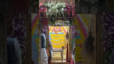 Train food but make it restaurant-level 😍 #khatushyam #ytshorts #trainfood