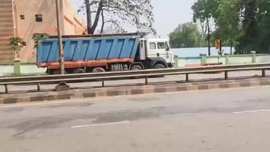 ରାଜଗାଙ୍ଗପୁର: ୪ ପାଉଁଶ ବୋଝେଇ ହାଇୱା ଜବତ