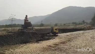 జూలూరుపాడు: సీతారామ ప్రాజెక్ట్ ప్రత్యేకతను పూర్తిచేసి రైతులకు సాగు తాగునీరు అందించాలని రైతు సంఘం జిల్లా నాయకులు రాంబాబు డిమాండ్