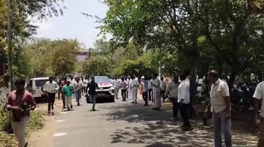 திருச்சி: RDO அலுவலகத்தில் வேட்பு மனுவை தாக்கல் செய்த தமிழக அமைச்சர் KN நேரு