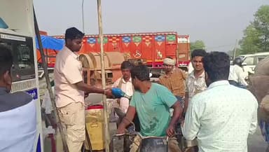 शिवाजी नगर: शिवाजी नगर प्रखंड के कई पेट्रोल पंपों पर तेल की कमी की अफवाह, लोगों की लगी लंबी कतार