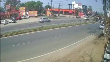 मुज़फ्फरनगर: NH-58 पर ओवरलोड ट्रक ने बाइक सवार युवक-युवती को मारी टक्कर, बाल-बाल बची जान, रोंगटे खड़े कर देने वाला वीडियो वायरल