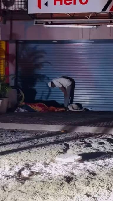 “फानूस बनकर जिसकी हिफाजत हवा करे, वो शमा क्या बुझे जिसे रौशन खुदा करे”,
#नमाज़ सुरक्षित स्थान पर अदा करे।
दुआ 🤲 में याद रखना
#muslim #namaj #gulzarsiddiqui