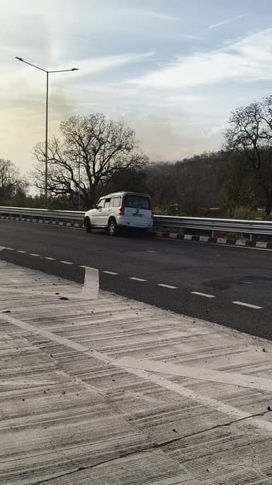 रामखिरिया में स्कॉर्पियो में दुष्कर्म कर रहे थे तो डिवाइड डर में मारी स्कॉर्पियो और बताते है नरसिंहपुर के