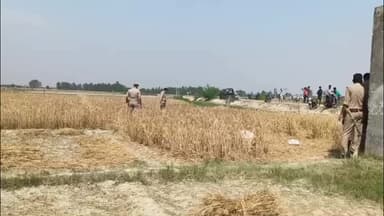 आंवला: आंवला के भमोरा क्षेत्र में गेहूं के खेत में मिला दिव्यांग का शव, सिर पर चोट के निशान से हत्या की आशंका