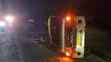 ભુજ: ભુજ-ભચાઉ રોડ પર માર્ગની ગુણીઓ સાથે અથડાઈ નવી નક્કોર બોલેરો પલટી