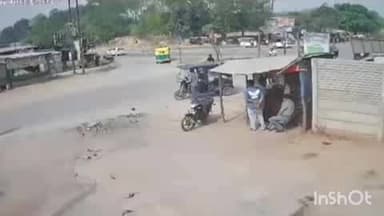 नानपारा: कुर्मिनपुरवा बाईपास के पास डबल डेकर बस ने कार को मारी टक्कर, महिला बैंक कर्मी गंभीर रूप से घायल, लखनऊ रेफर