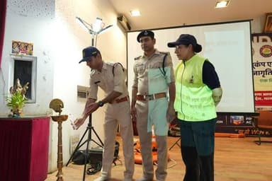 *“आपदा पूर्व तैयारी में इंदौर बना अग्रणी: 250 प्रतिभागियों ने लिया प्रशिक्षण”*
इंदौर, 30 मार्च 2026
देवी अहिल्या विश्ववि...