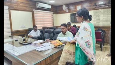 କଟକ ସଦର: କଟକ ମହାନଗର ନିଗମ ପକ୍ଷରୁ ବିକାଶ ଭବନରେ ଜନ ଅଭିଯୋଗ ଶୁଣାଣି