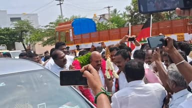 தருமபுரி: பாப்பிரெட்டிப்பட்டி சட்டமன்ற தொகுதிக்கான திமுக வேட்பாளராக அறிவிக்கப்பட்டுள்ள பழனியப்பன் தர்மபுரியில் உற்சாகமான வரவேற்பு