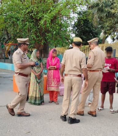 थाना एएचटी पुलिस टीम द्वारा बाल भिक्षावृत्ति, बाल श्रम एवं बाल विवाह रोकथाम हेतु चलाया गया जन जागरूकता अभियान- #UPPolice...