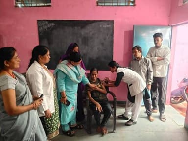 जिले के विभिन्न क्षेत्रों में एचपीवी वैक्सीनेशन अभियान के तहत बालिकाओं का टीकाकरण किया गया।
सुरक्षित भविष्य की ओर एक मजब...