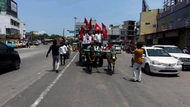 திருப்போரூர்: நாம் தமிழர் கட்சி வேட்பாளர் அம்பேத்கர்ராஜன் திருப்போரூர் சட்டமன்ற தொகுதியில் வேட்பு மனு தாக்கல் செய்தார்