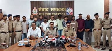 सेवानिवृत्त लेखापाल की अपहरण कराकर हत्या करने वाले 11 आरोपियों सहित 04 नाबालिग को किया गया गिरफ्तार: बाप-बेटे मे दुश्मनी...