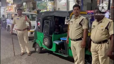 నూజివీడు పట్టణంలో దొంగతనాలు అరికట్టేందుకు తీసుకోవాల్సిన జాగ్రత్తలపై మైక్ ప్రచారం నిర్వహిస్తున్న CI సత్య శ్రీనివాస్