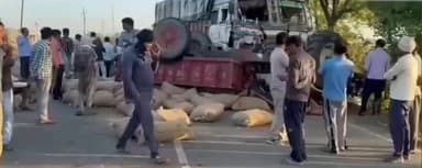 सैफई: सैफई में भीषण सड़क हादसा, मंडी जा रहे किसानों पर काल बनकर टूटा तेज रफ्तार ट्रक; ट्रैक्टर के परखच्चे उड़े, एक की गई जान