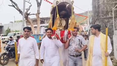 भक्ति और उत्साह के साथ नरवर में निकला महावीर जयंती जुलस
नरवर नगर में महावीर जयंती के अवसर पर जैन समाज द्वारा सोमवार को...