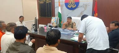 #UPPolice
अपर पुलिस अधीक्षक औरैया द्वारा पुलिस कार्यालय में जनसुनवाई की गई एवं समस्याओं के समयबद्ध व गुणवत्तापूर्ण निस्त...