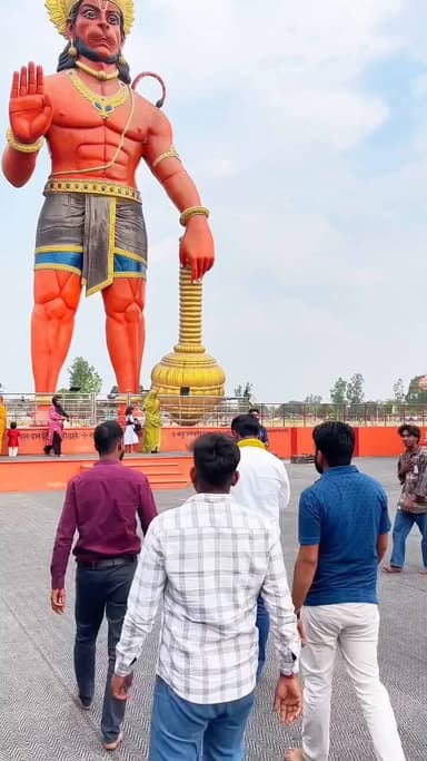 आज पावन मंगलवार के शुभ अवसर पर संकटमोचन हनुमान जी की असीम कृपा हम सभी पर बनी रहे