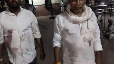 पिपरिया निवासी अशवनी कुमार भट्ट द्वारा अपने पिताजी स्व.छोटेलाल जी भट्ट की गंगाजली पूजन उपरांत यहां लाकर भी कराए गए भोजन।