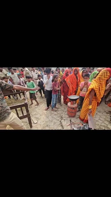 सोनबरसा थाना के सब इंस्पेक्टर दीपक पटेल ,प्रवीण कुमार व शस्त्र बलों ने कन्हौली थाना क्षेत्र के रमनगरा गांव में सोनबरसा...