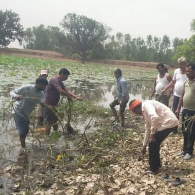 प्रदेश सरकार के दिशा निर्देशन में जारी जल गंगा संवर्धन अभियान अंतर्गत जल संरक्षण और संवर्धन के लिए श्रमदान के माध्यम से ...