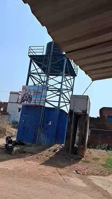 महेश्वरी मे जल नल बंद पड़ा है
सिर्फ ठेकेदार का ही काम मे आता है