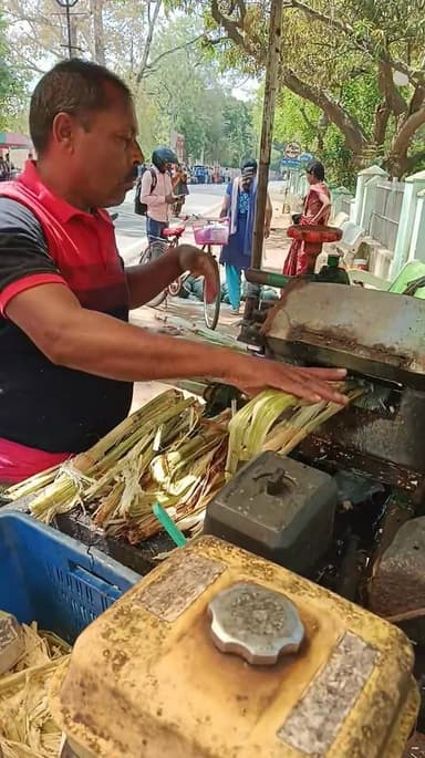 #LocalNews #public #BREAKING
ଟାଣ ଖରା ରେ କୁଚିଣ୍ଡା ହସ୍ପିଟାଲ ସାମ୍ନାରେ ଆଖୁ ରସର ମଜା 🍹🍺🍻🥂🥤🧋🧃🧃