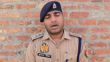 अपने ही घर में मिला युवक का शव, मचा हड़कंप
सीतापुर के थाना रेउसा क्षेत्र का मामला
#आशीष_शर्मा_रुद्राक्ष #Sitapur #Sitap...