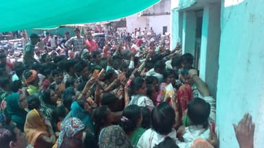 hp गैस एजेंसी गुनौर में गैस के लिए हाहाकाल मचा हुआ है लोगों में परेशानी शासन बोल रही हैं कि हमारे पास पर्याप्त गैस है