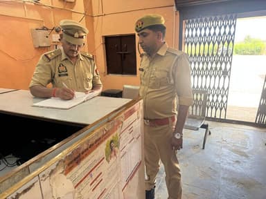 #Etawahpolice
⏭️वरिष्ठ पुलिस अधीक्षक इटावा के निर्देशन में जनपद के समस्त थाना प्रभारी/थानाध्यक्ष व चौकी प्रभारियों द्वा...