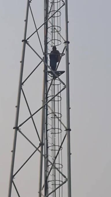 टॉवर पर चढ़ा इश्क #reels #viral #gopalganj