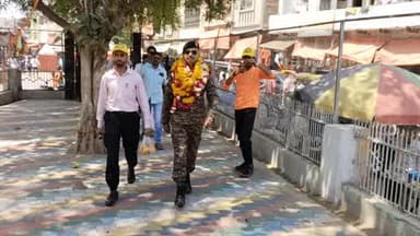 भारतीय सेना के 24 वीं राजपूत रेजीमेंट 18 वर्ष की सेवाकाल करने के उपरांत सेवानिवृत्ति पर गर्म जोशीके साथ स्वागत मनोज सिंह