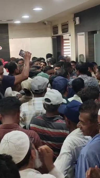 મહુવા સુગર ખેડૂતો આક્રમક મૂડ સાથે ભારે વિરોધ