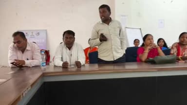 देव, औरंगाबाद।
देव प्रखंड में एससी-एसटी कर्मचारी संघ के तत्वावधान में प्रखंड कार्यालय के सभागार में एक महत्वपूर्ण बैठक ...